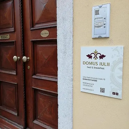Alojamento de Acomodação e Pequeno-almoço Domus Iulii