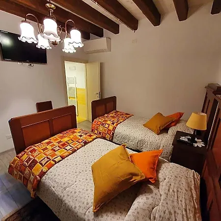 Domus Iulii Alojamento de Acomodação e Pequeno-almoço Cividale del Friuli